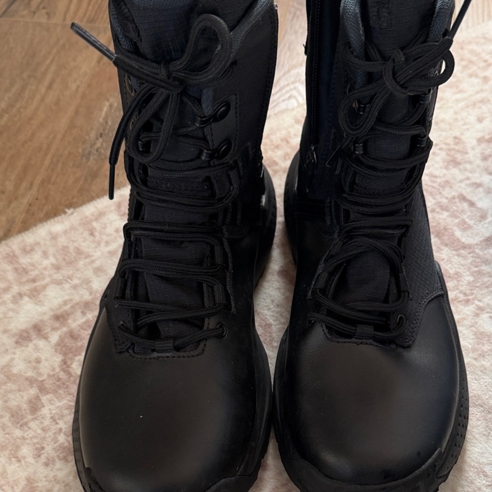 Under Armour storm proof boots - Picture 5 of 5